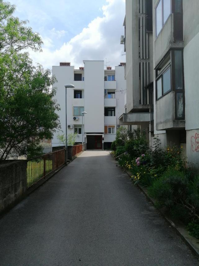 Apartman Sanja Pola Esterno foto
